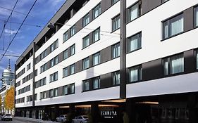 Roomers Munich, Autograph Collection